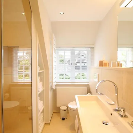 Ferien Domizil Luvwai 7 - Obergeschoss Apartament *